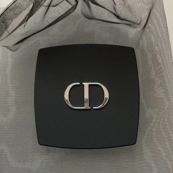 ⭐️NEW Dior Black Compact with Silver Logo - Picture 1 of 5